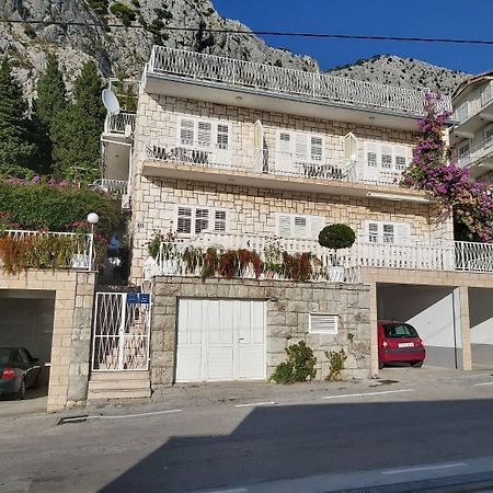 Apartments Ivan - With Parking Omiš Esterno foto
