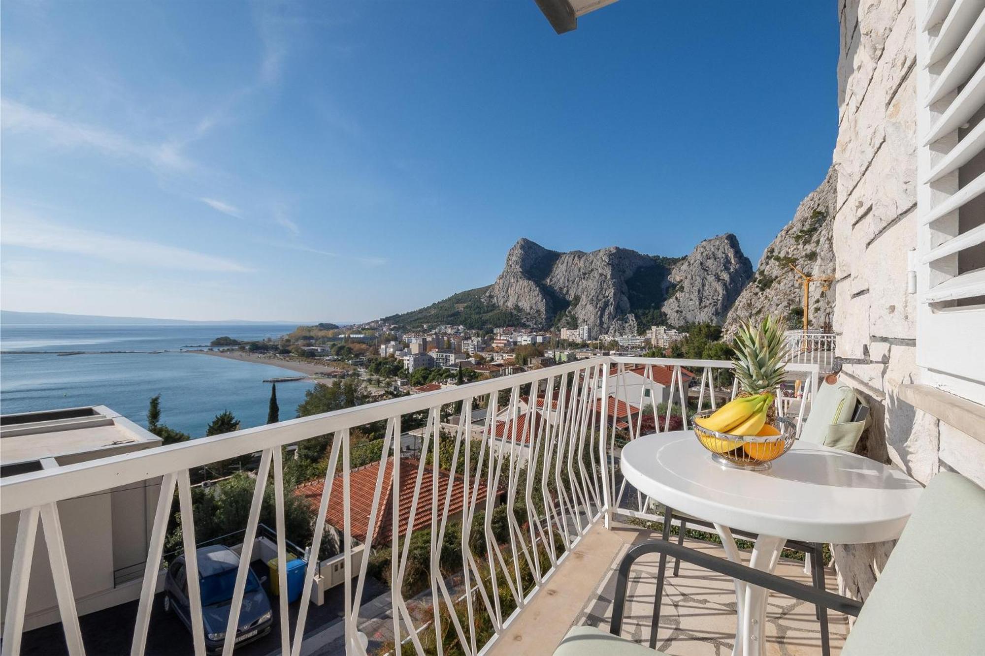 Apartments Ivan - With Parking Omiš Esterno foto